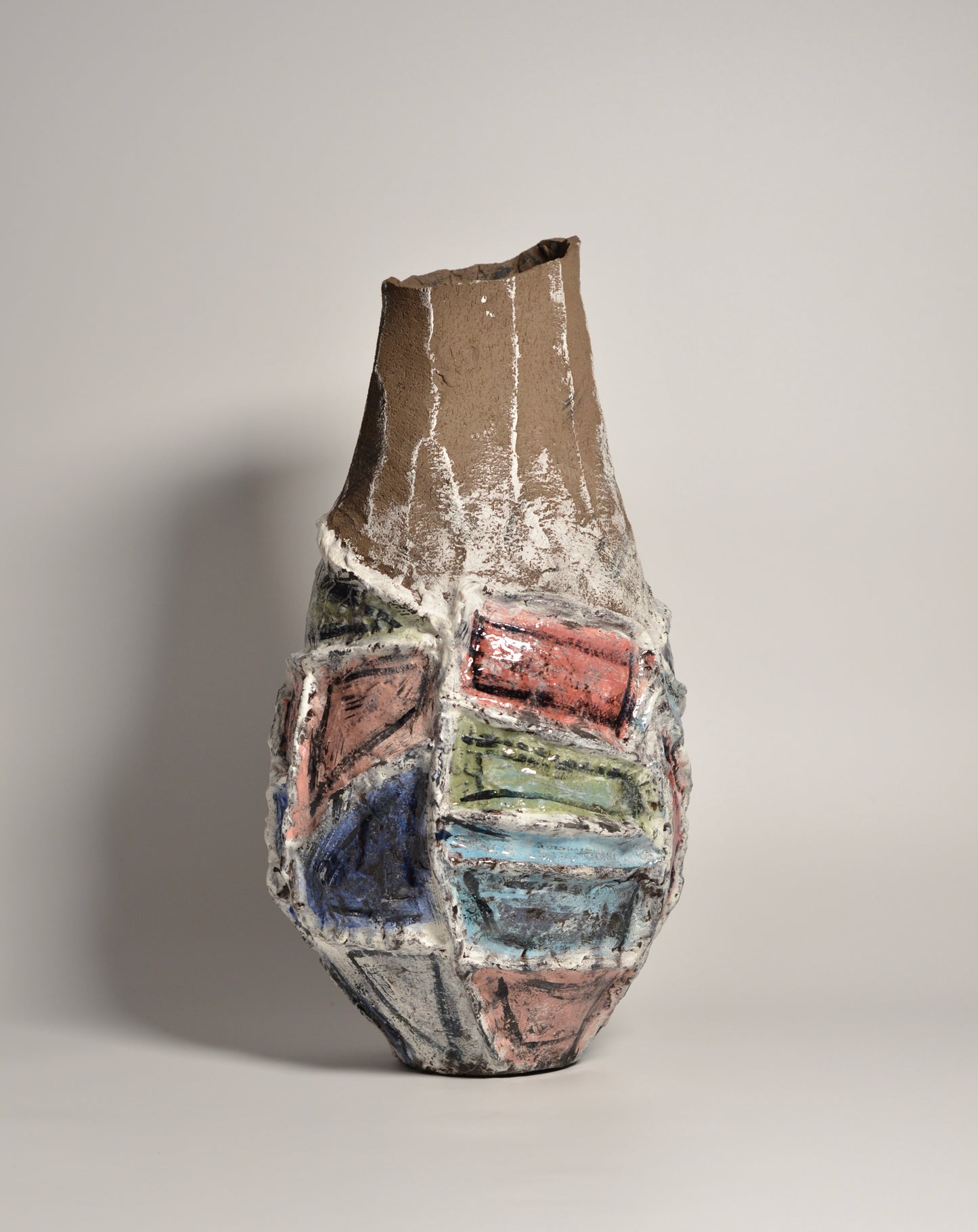 Sculpture Art vase BW