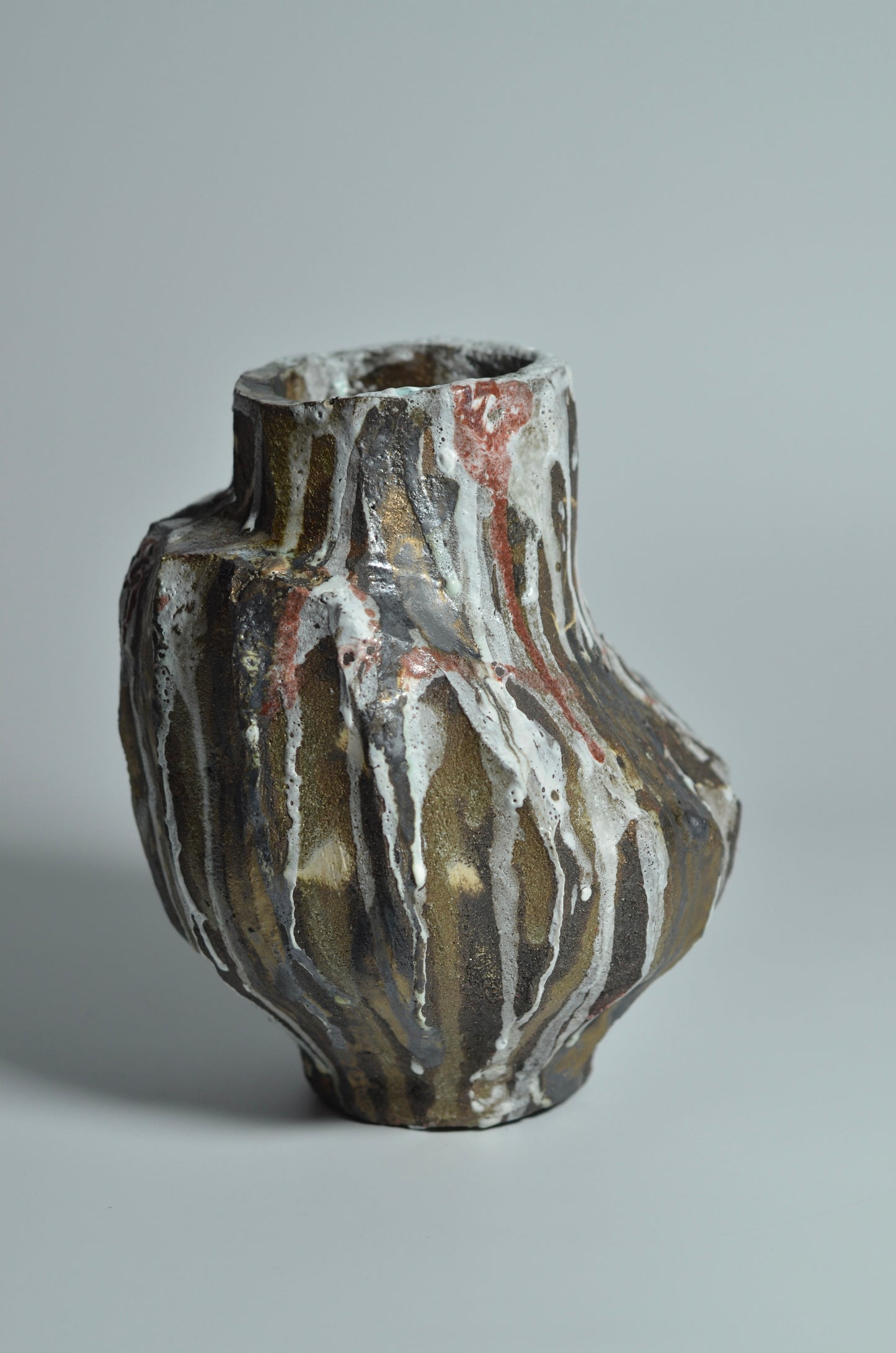 Ceramic vase VM golden