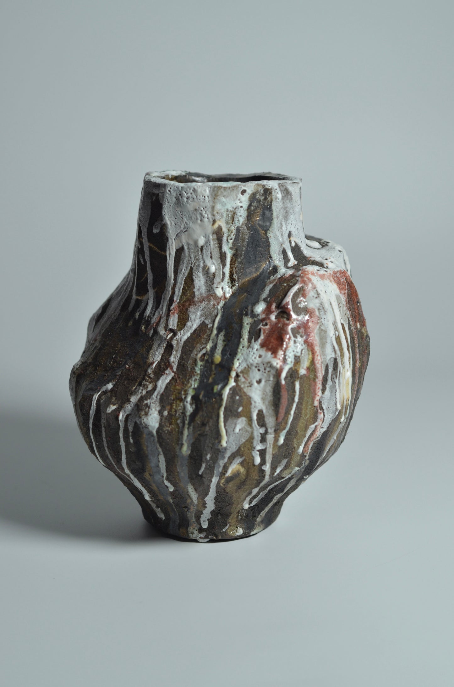 Ceramic vase VM golden