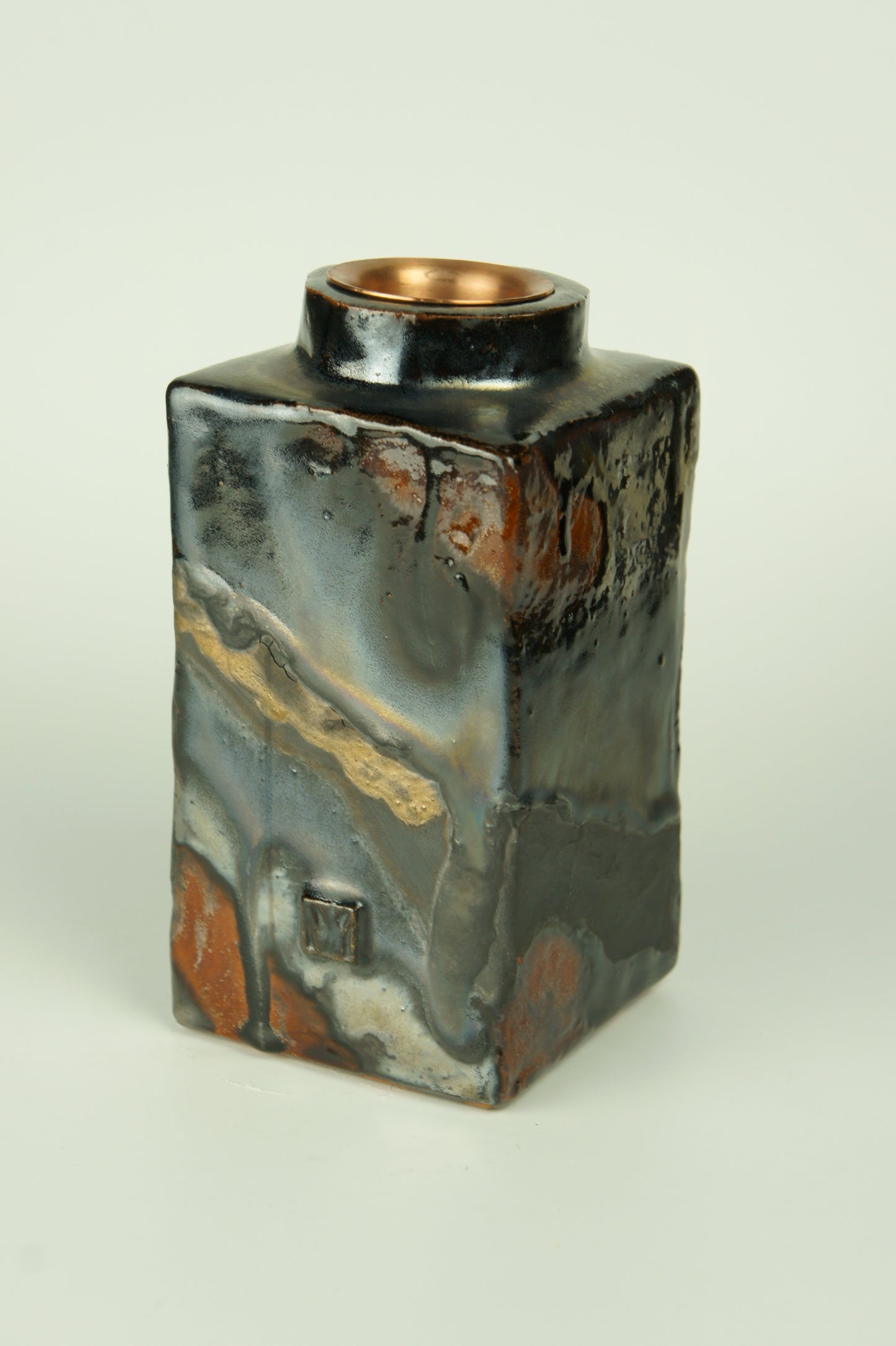 Ceramic diffuser for home fragrances