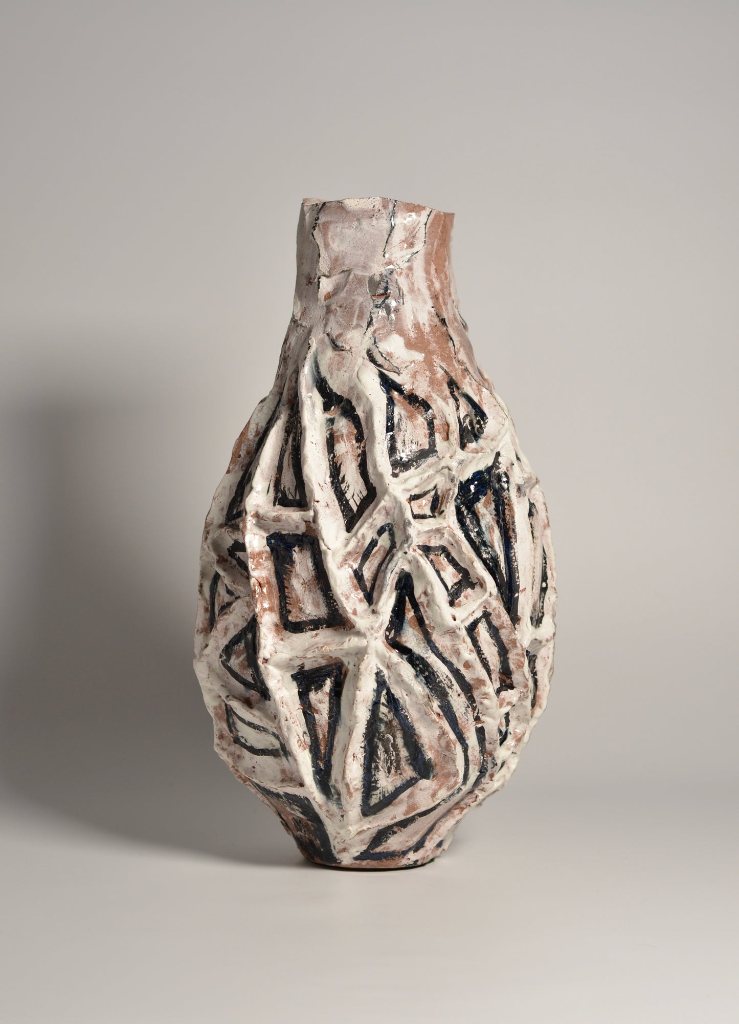 Sculpture Art vase BW