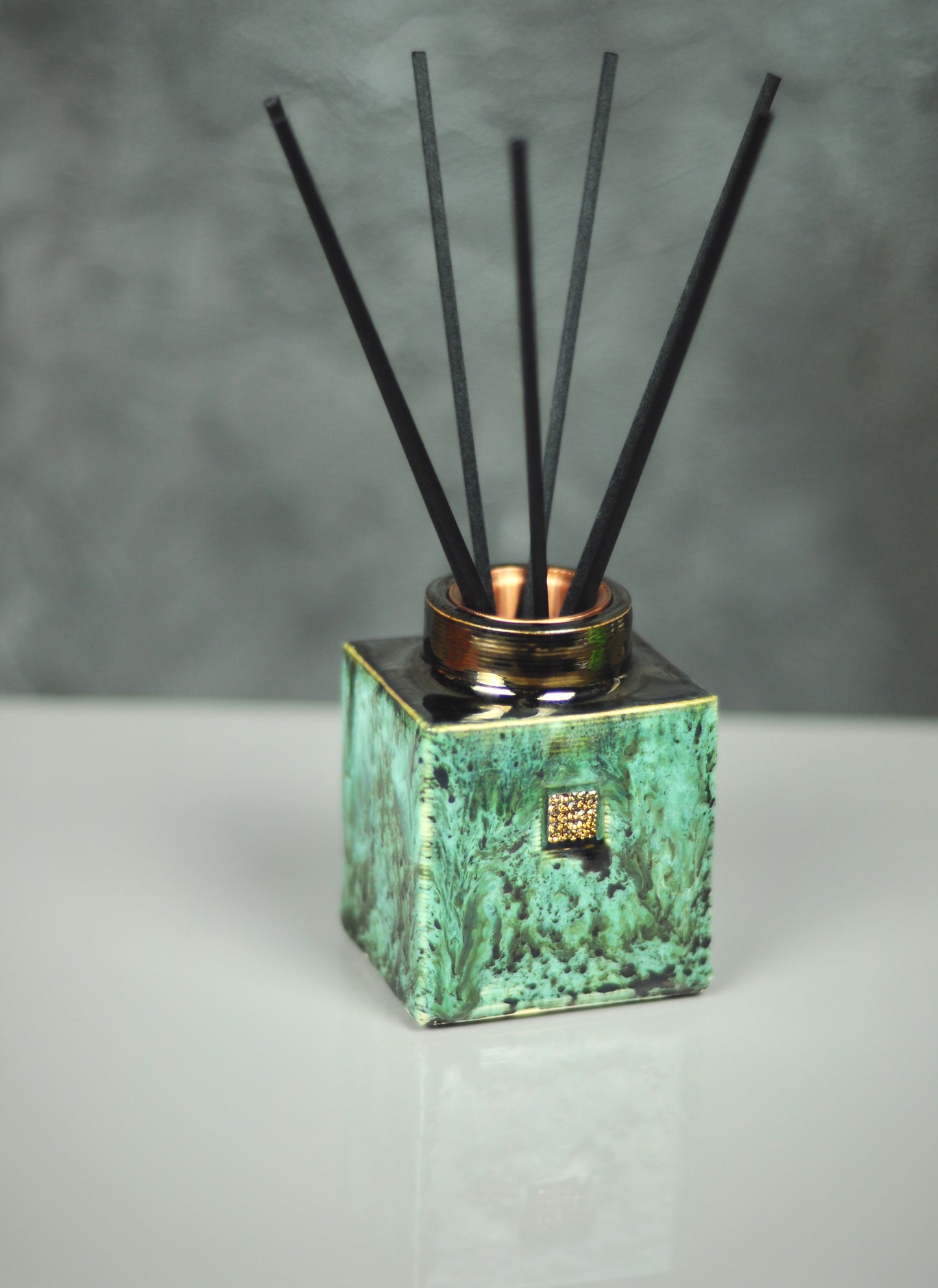 Ceramic diffuser for home fragrances