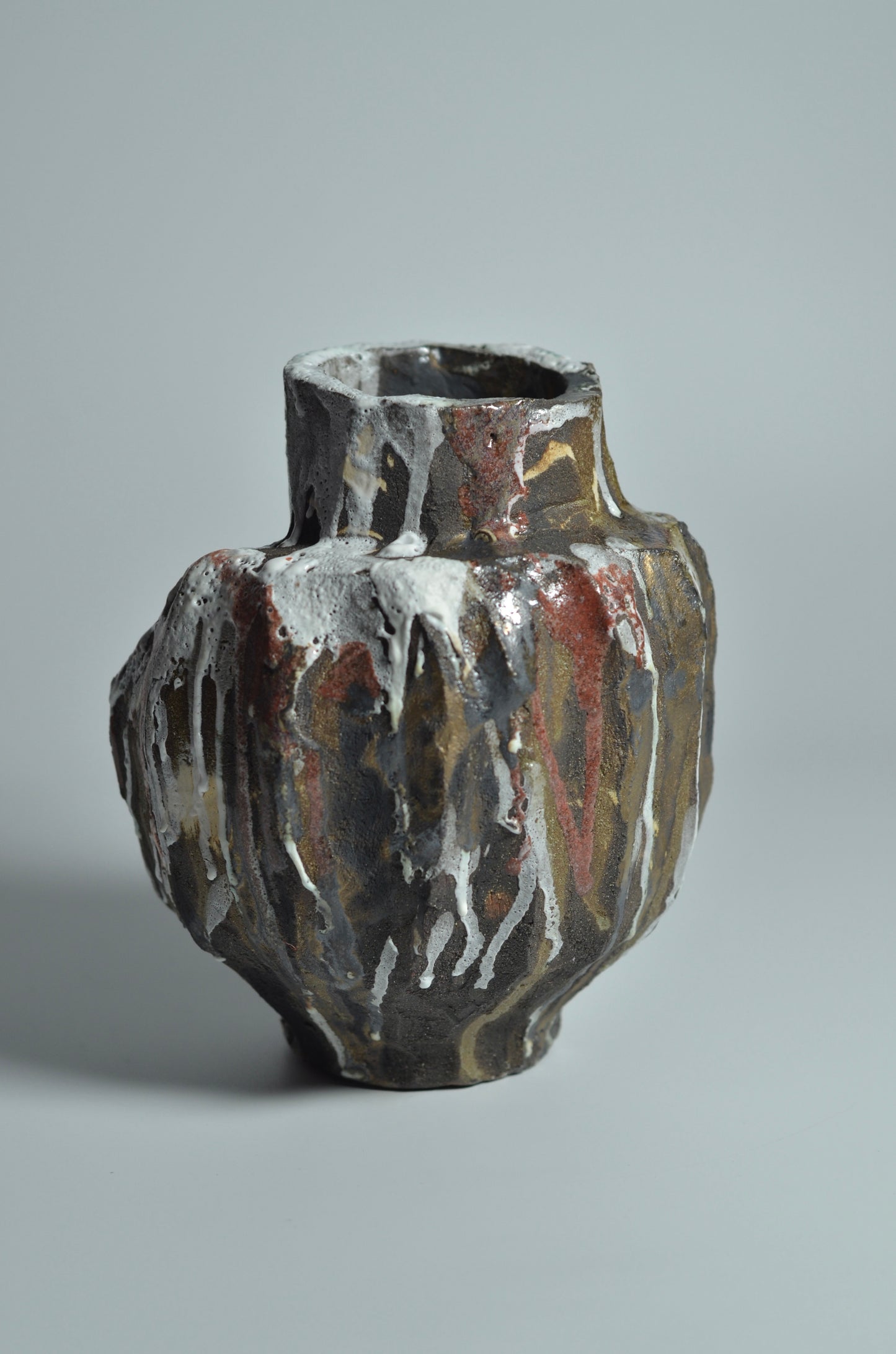 Ceramic vase VM golden